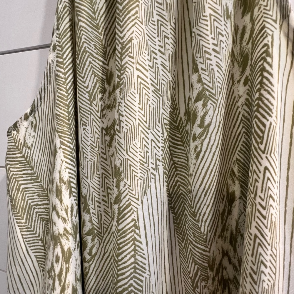 Buckle Sage Patterned Tank Top - Picture 6 of 8